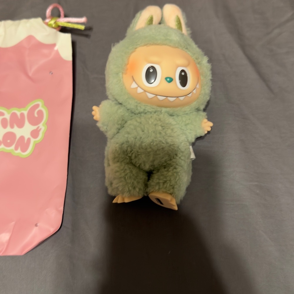 POP MART The Monsters Exciting Macaron Vinyl
Plush GREEN GRAPE Labubu - Picture 2 of 5